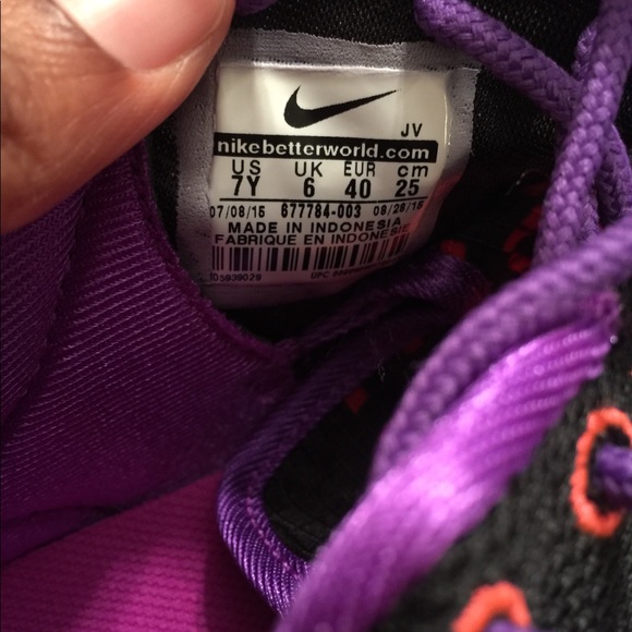 Nike Youth Size 7 - Picture 5 of 5